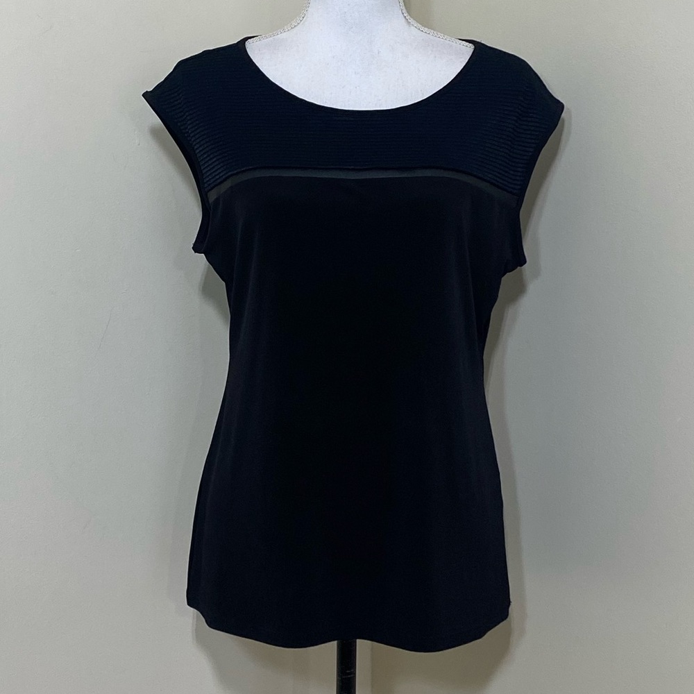 Calvin Klein || Woman’s sleeveless formal blouse size Medium